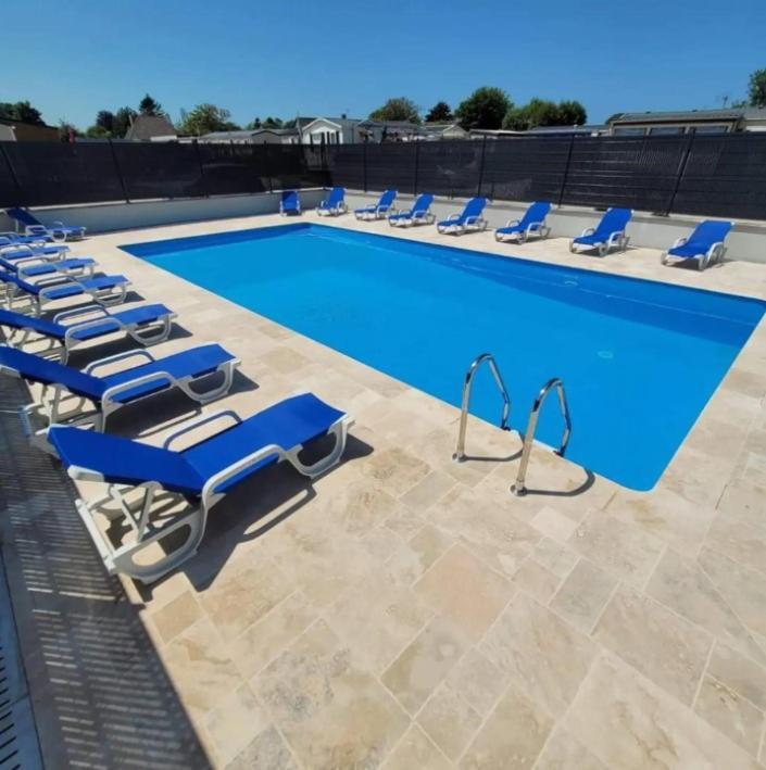 Mobil Home 6-8 Places Parcelle 4 Climatise Biville-sur-Mer Dış mekan fotoğraf